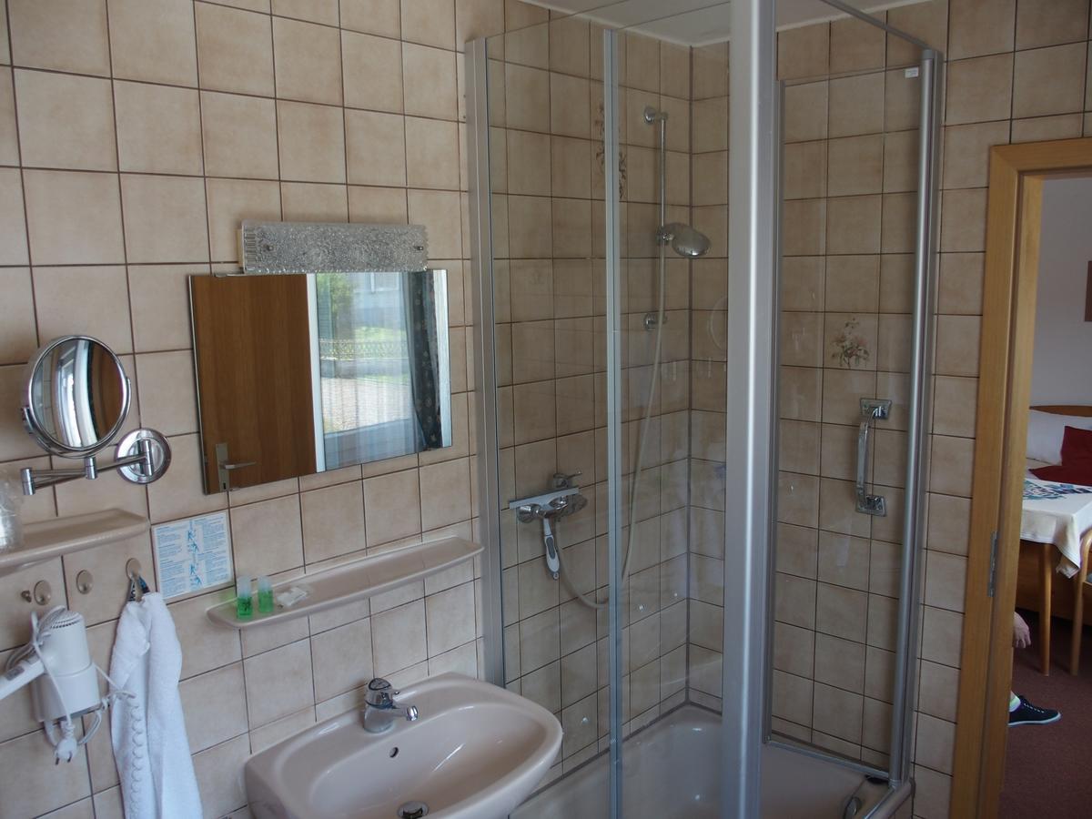 Hotel Pension Cafe Hasler Бодман-Людвигсхафен Экстерьер фото
