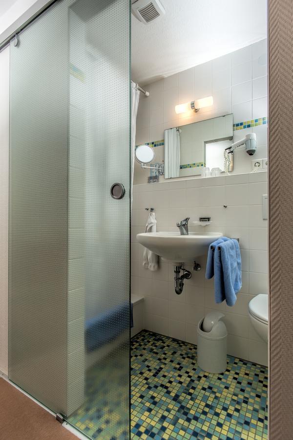 Hotel Pension Cafe Hasler Бодман-Людвигсхафен Экстерьер фото